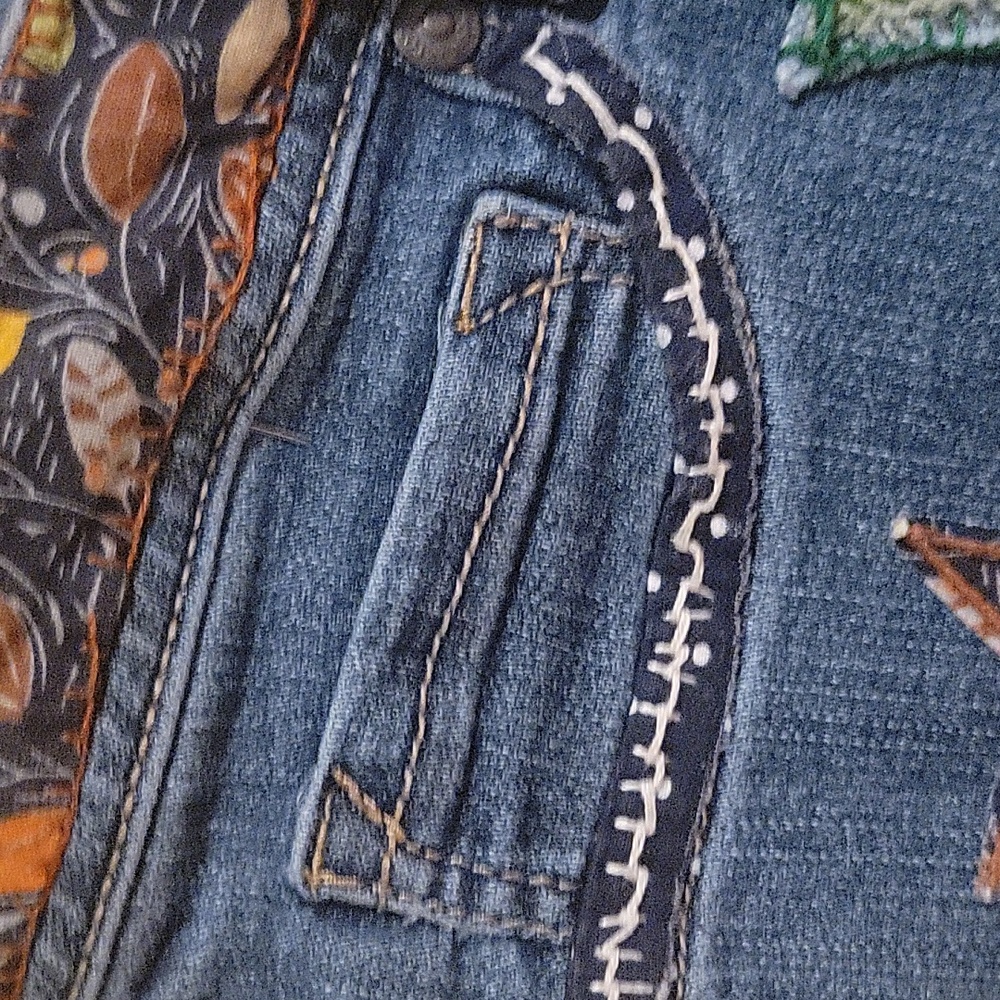 Upcycled Molly Made It Stars & embroided blue jeans - Picture 9 of 17